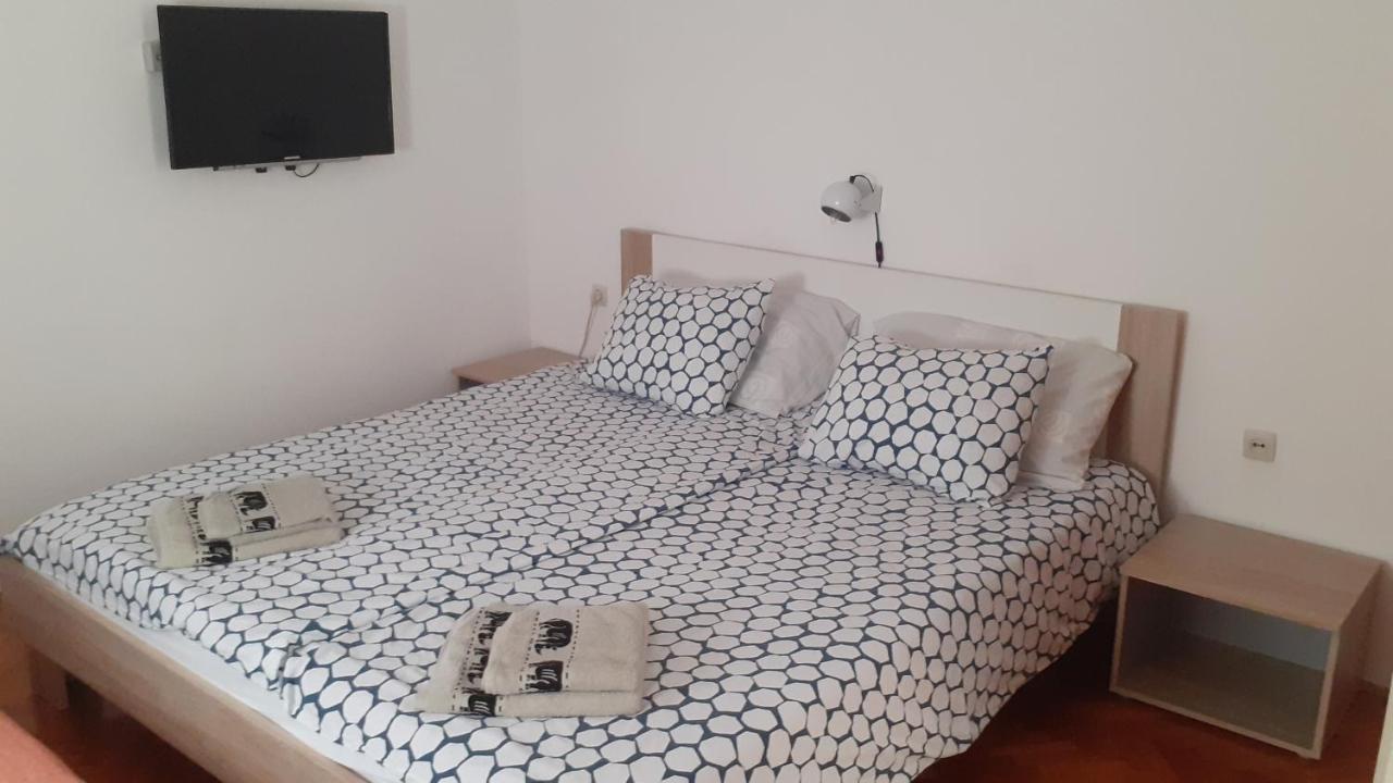 Apartments Villa Anton Porec Bagian luar foto